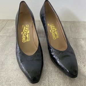 Black pumps Salvatore ferragamo 6.5 AA